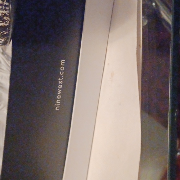 WOMEN'S FLATS BY NINE WEST, SIZE 11B, NEW IN BOX - Picture 3 of 5